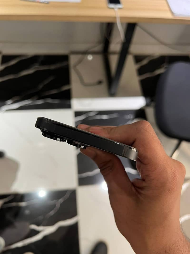 Apple iPhone 14 Pro Max 6