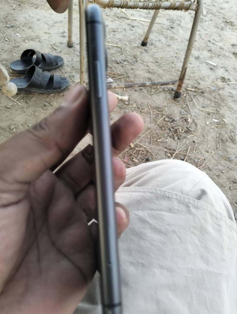 Apple iPhone 11 5