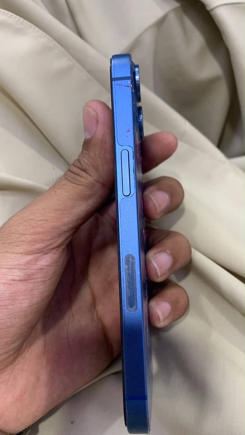 Apple iPhone 13 6