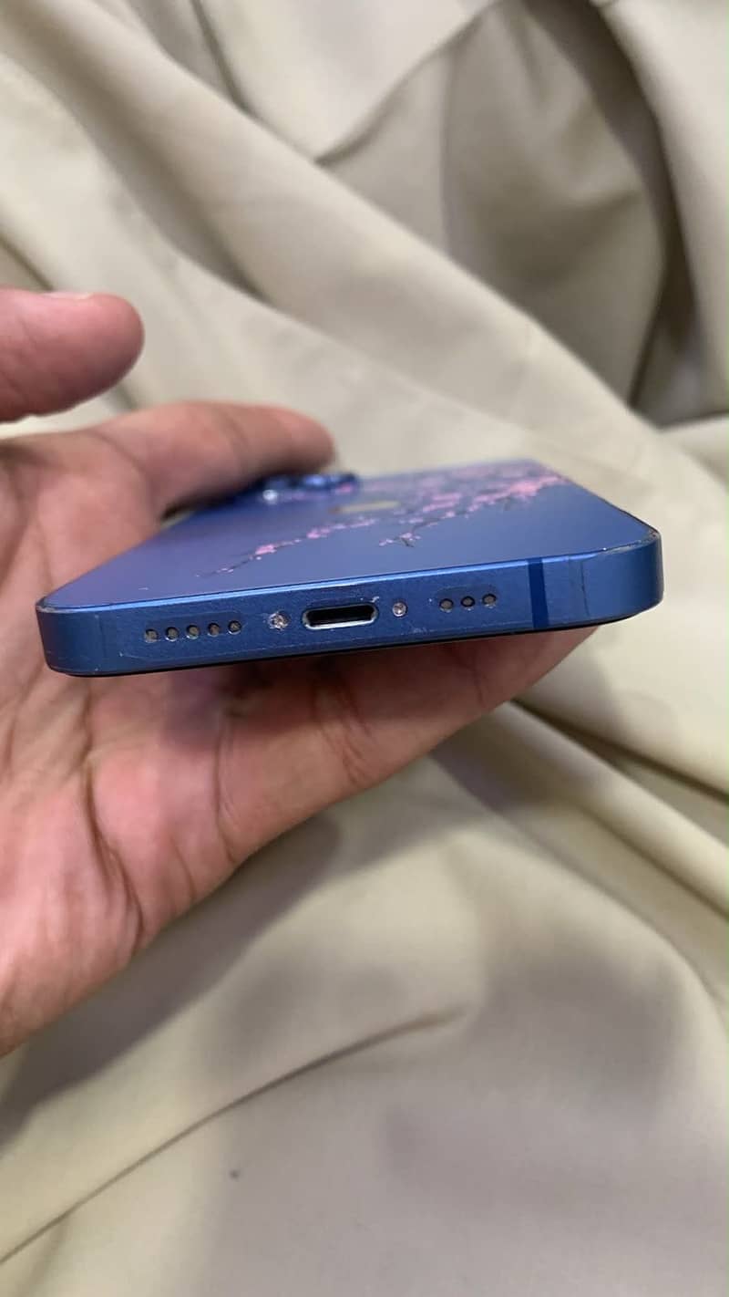 Apple iPhone 13 7