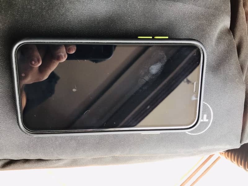 Apple iPhone 11 3
