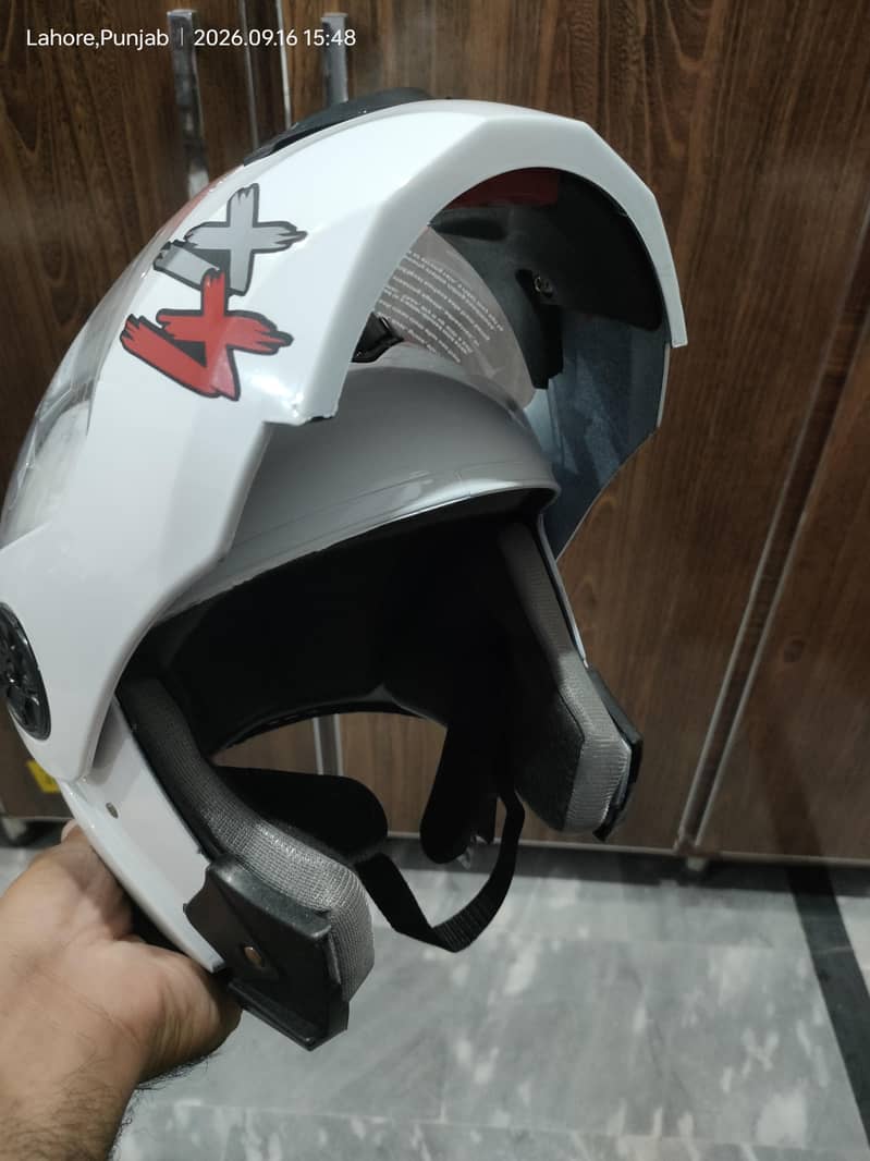 Flip up helmet 4