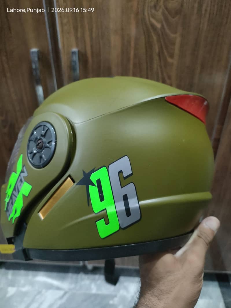 Flip up helmet 8