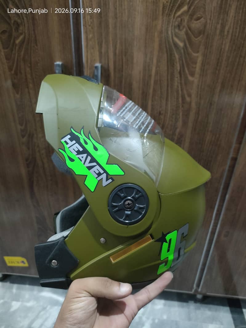 Flip up helmet 9