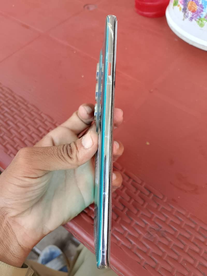 Tecno camon 40 pro 1