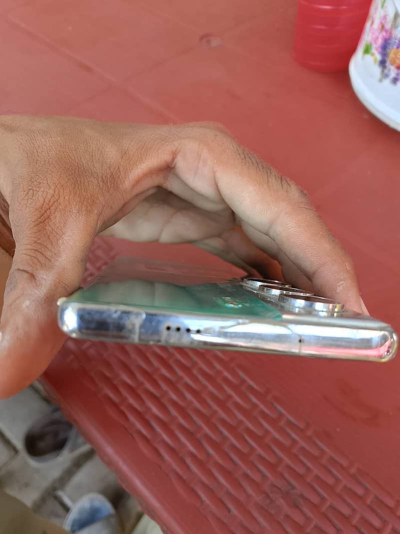 Tecno camon 40 pro 3
