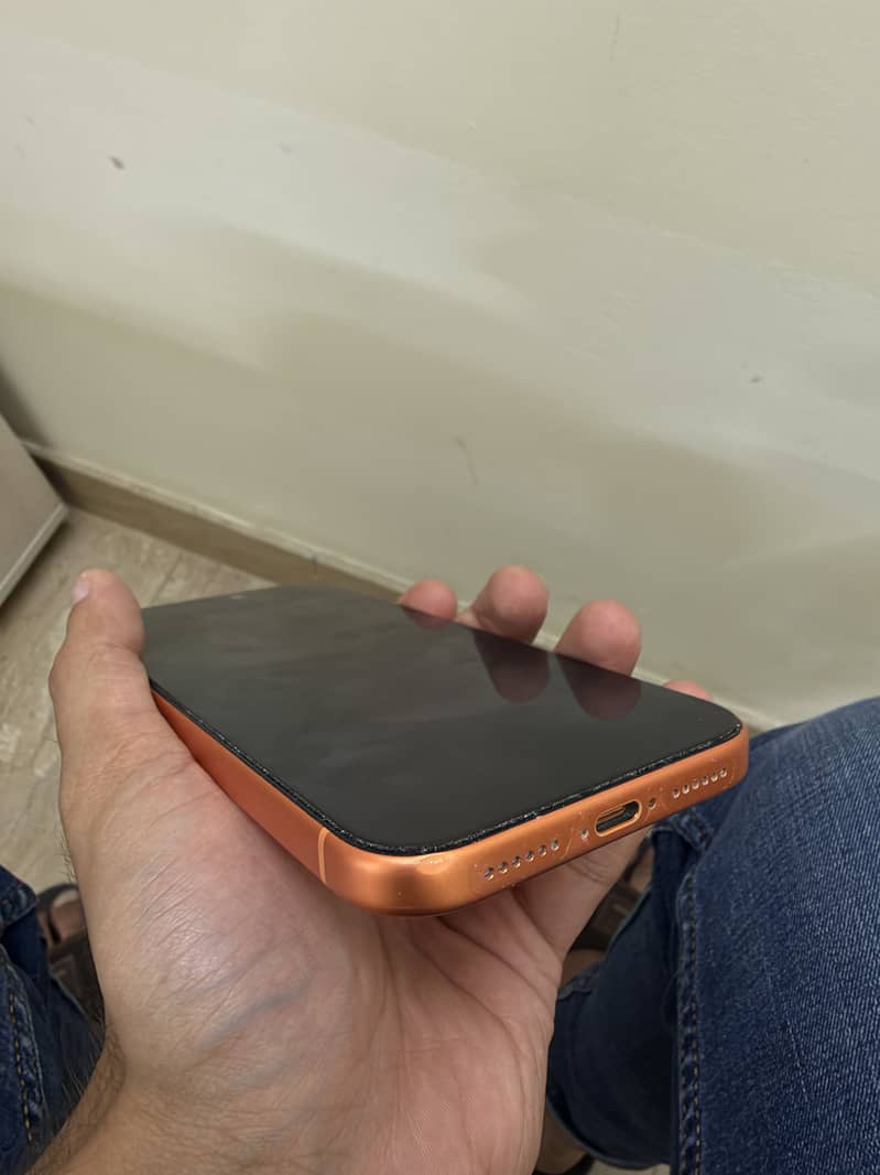 Apple iPhone 17 Pro Max 4
