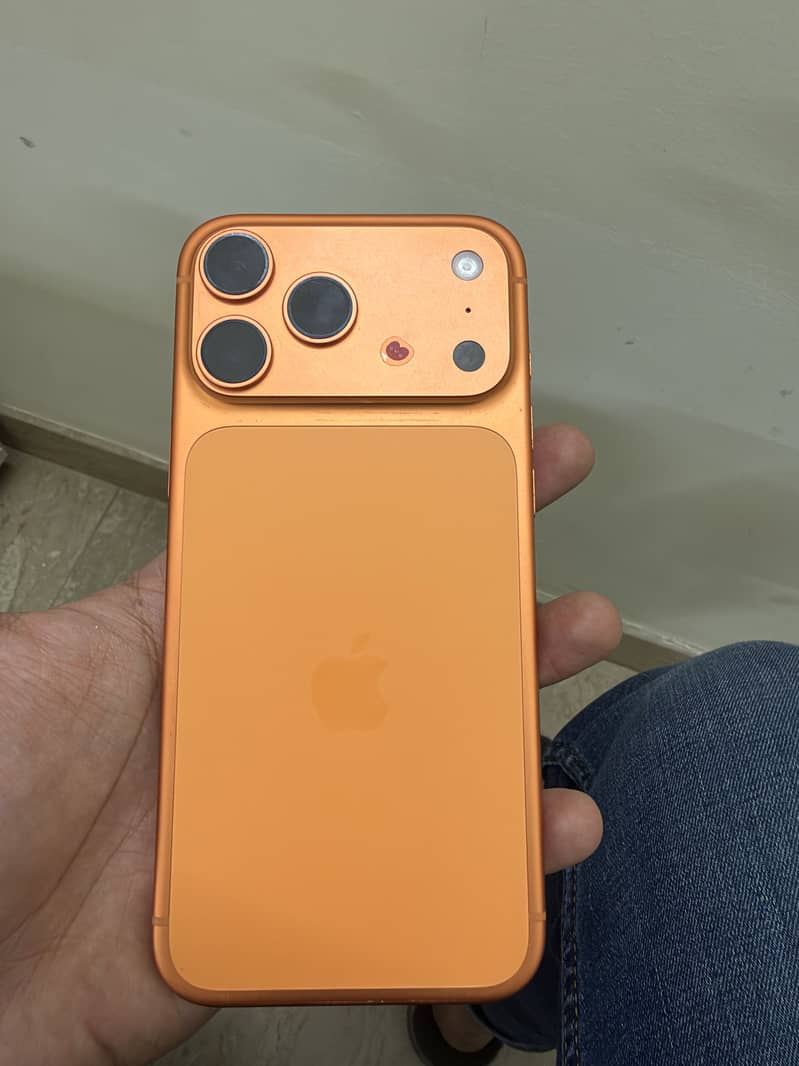 Apple iPhone 17 Pro Max 6