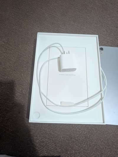 Apple iPad Air 11-inch M3 (2025) 128GB Wi-Fi – Space Gray – Like New