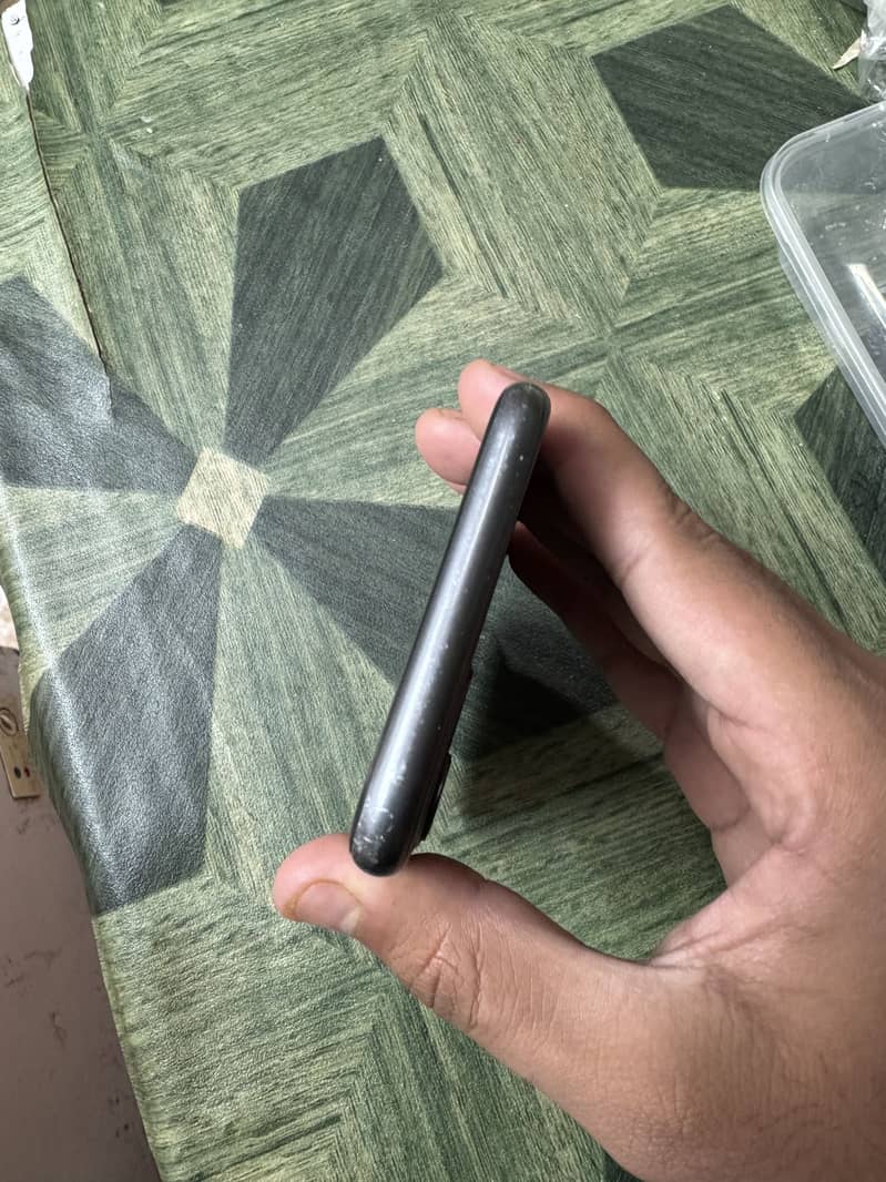 Apple iPhone 11 7