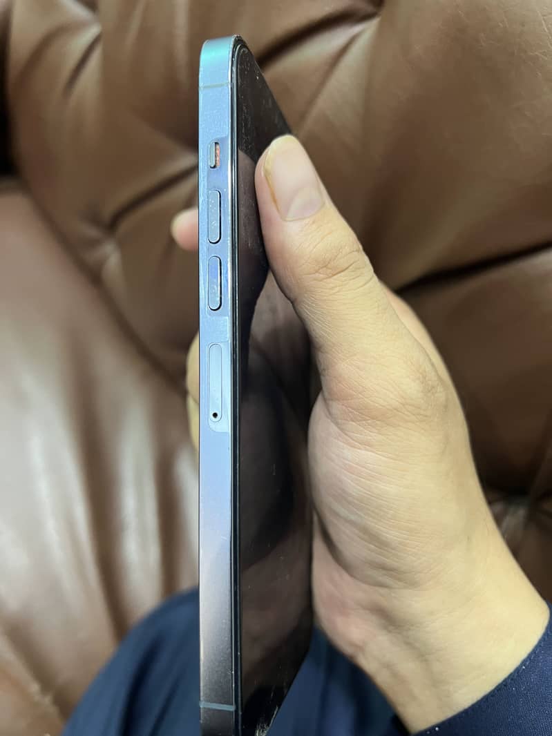 Apple iPhone 13 Pro Max 4