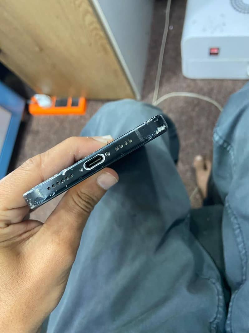 Apple iPhone 15 plus 1