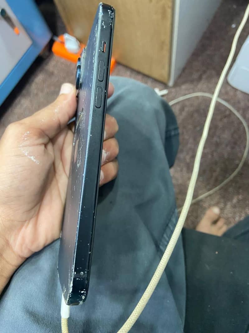 Apple iPhone 15 plus 3