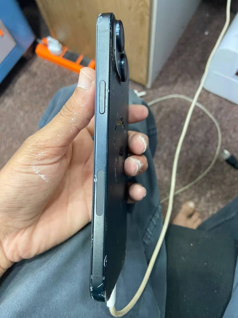 Apple iPhone 15 plus 6