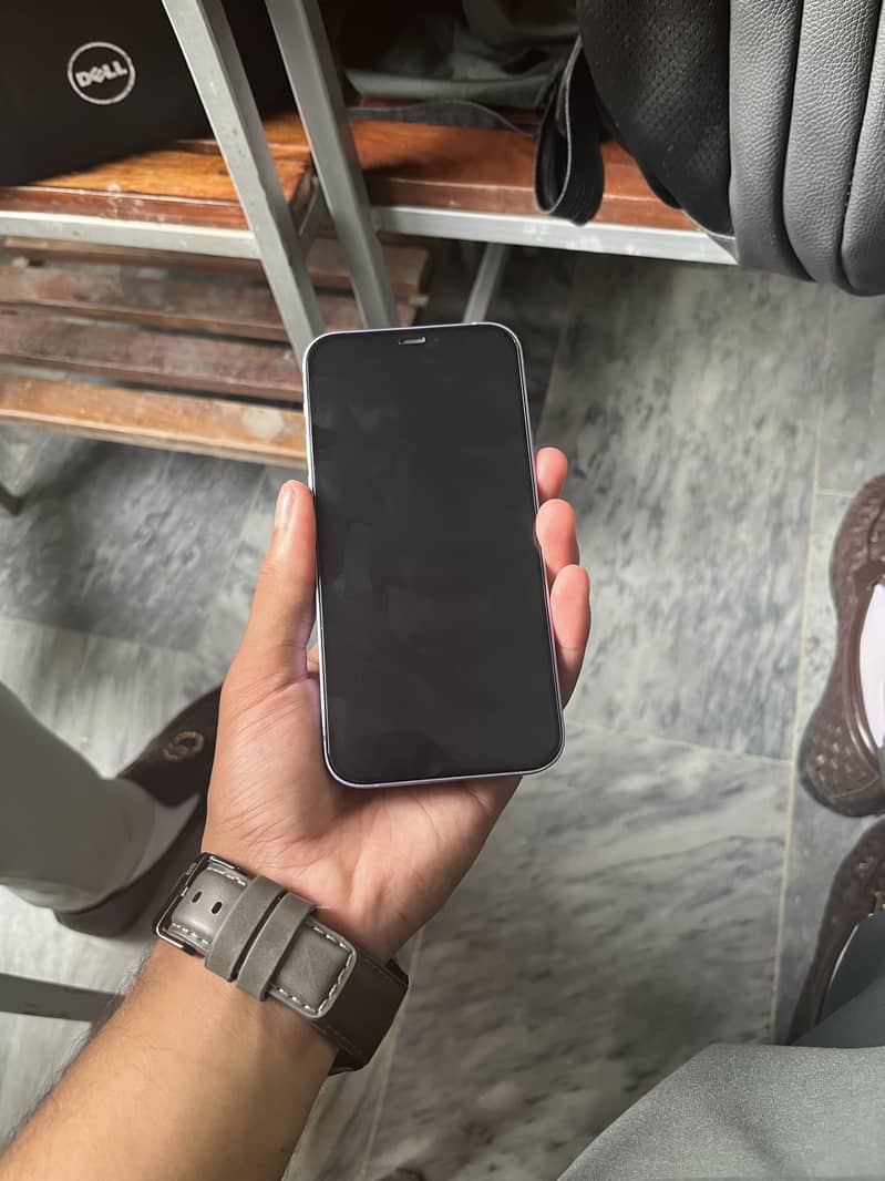 Apple iPhone 12 2