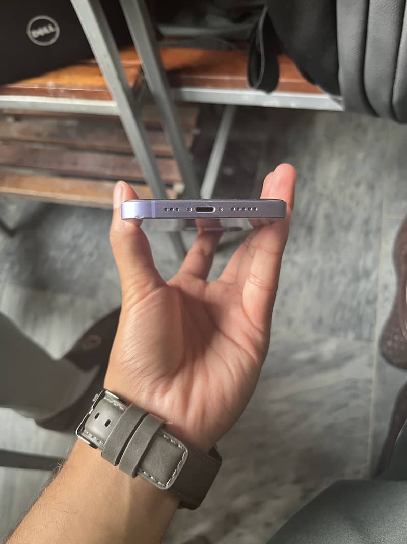 Apple iPhone 12 3