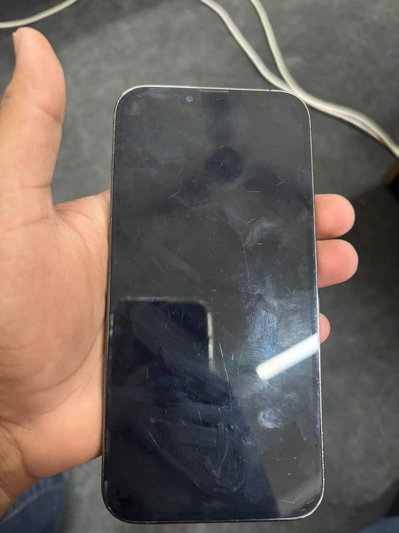 Apple iPhone 13 Pro Max 4
