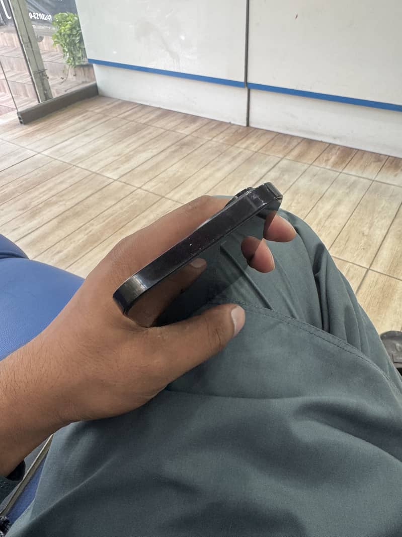 Apple iPhone 14 Pro Max 0