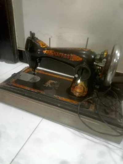 SEWING MACHINE FOR SALE