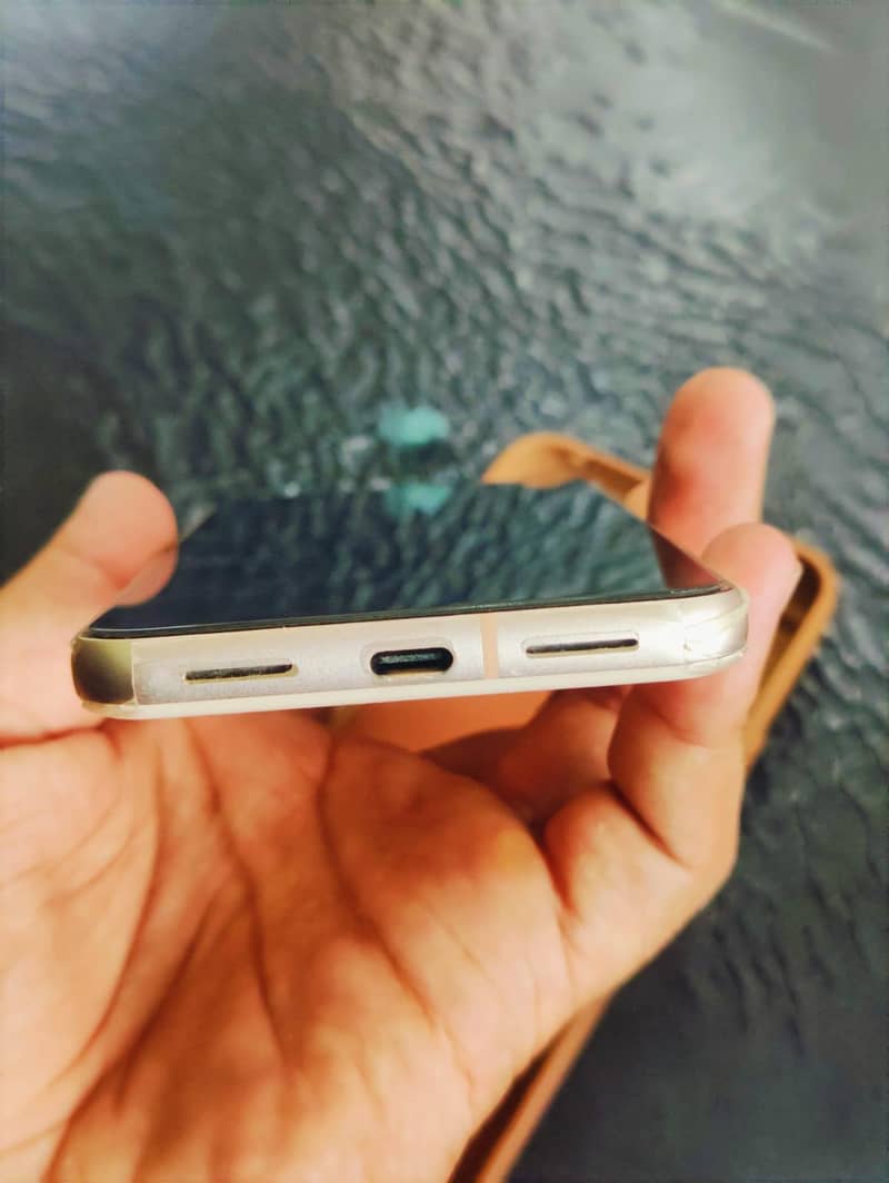 Google Pixel 8 2