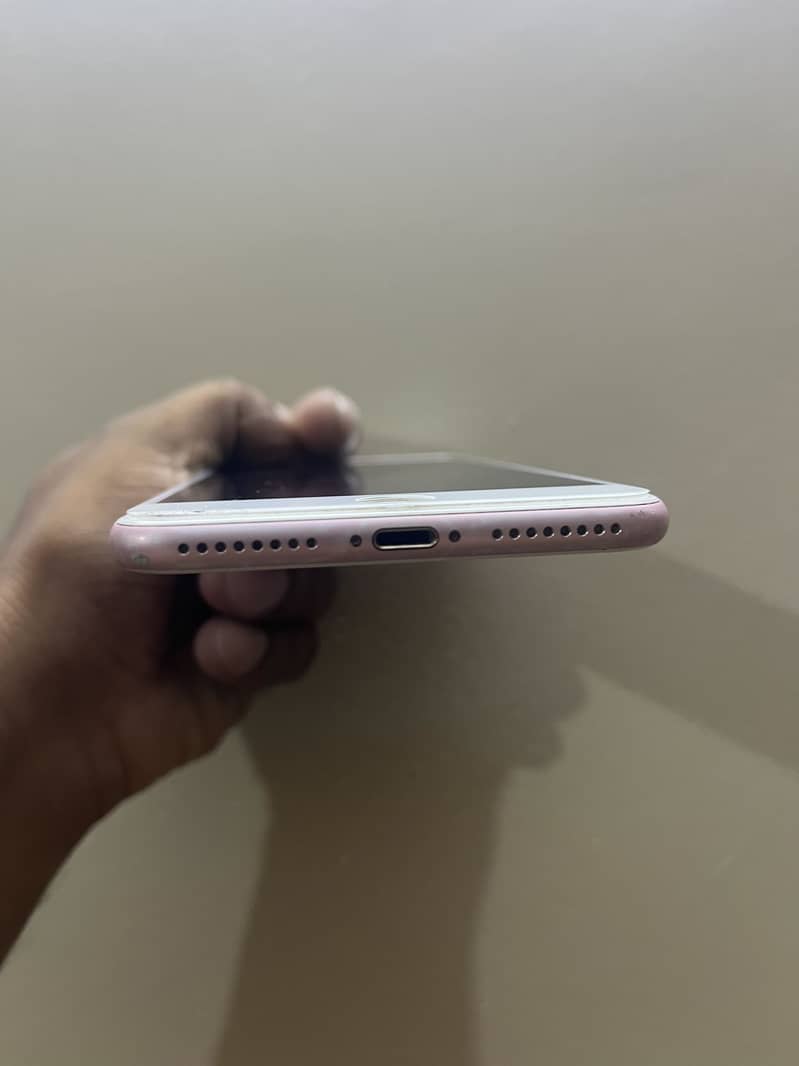 Apple iPhone 7 Plus 1