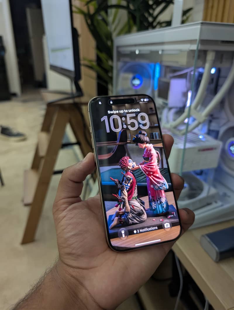 Apple iPhone 16 Pro 1