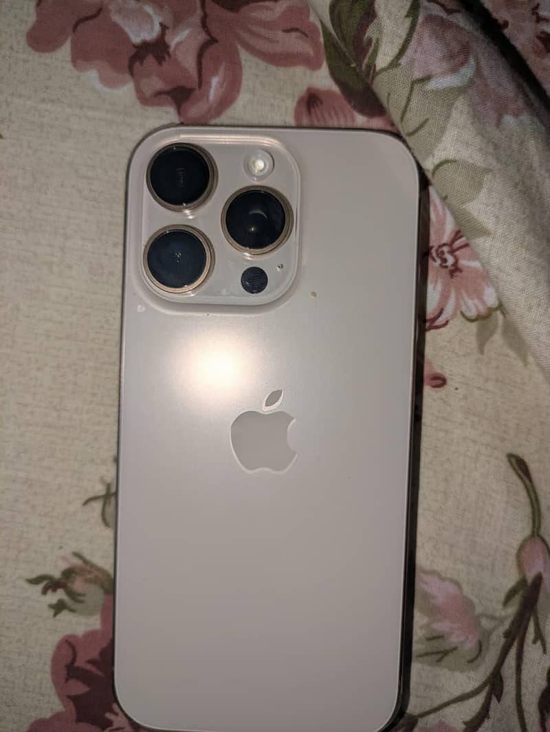 Apple iPhone 16 Pro 3