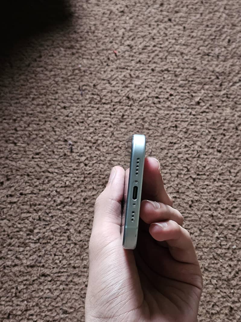 Apple iPhone 15 5