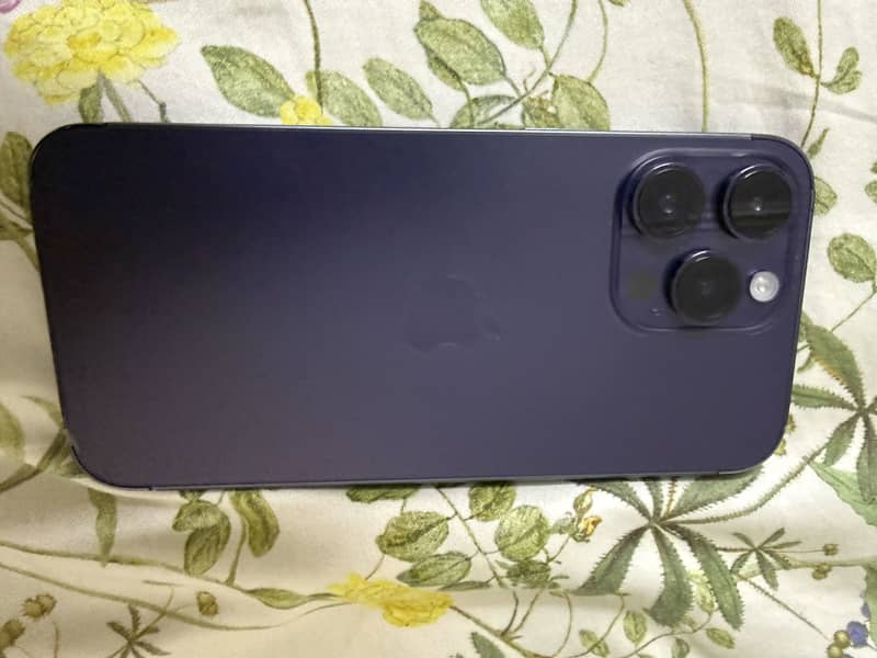 Apple iPhone 14 Pro Max 1