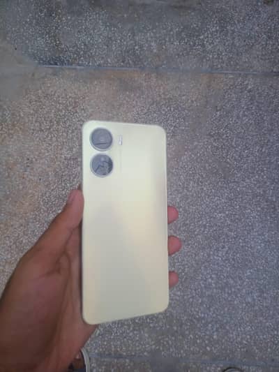 Vivo Y16