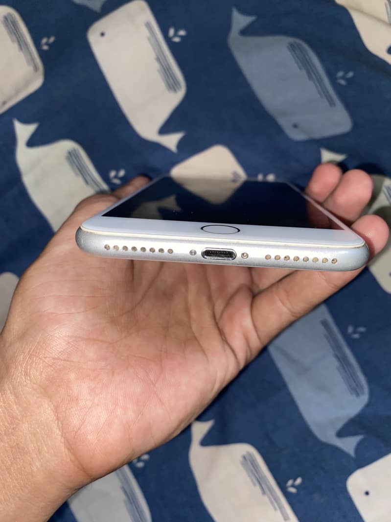 Apple iPhone 8 Plus 2