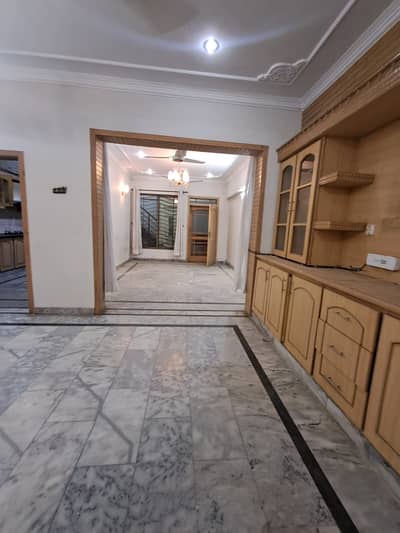 10 marlal Open basment available for rent