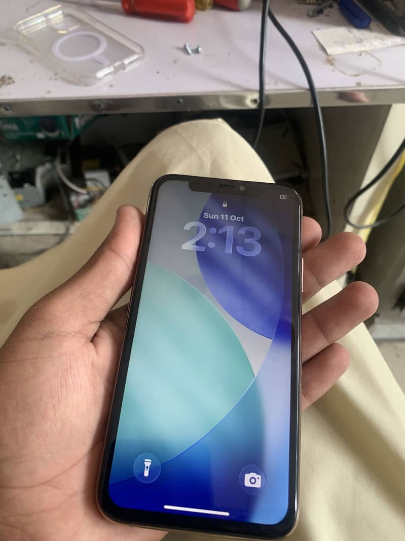 Apple iPhone 11 Pro 4