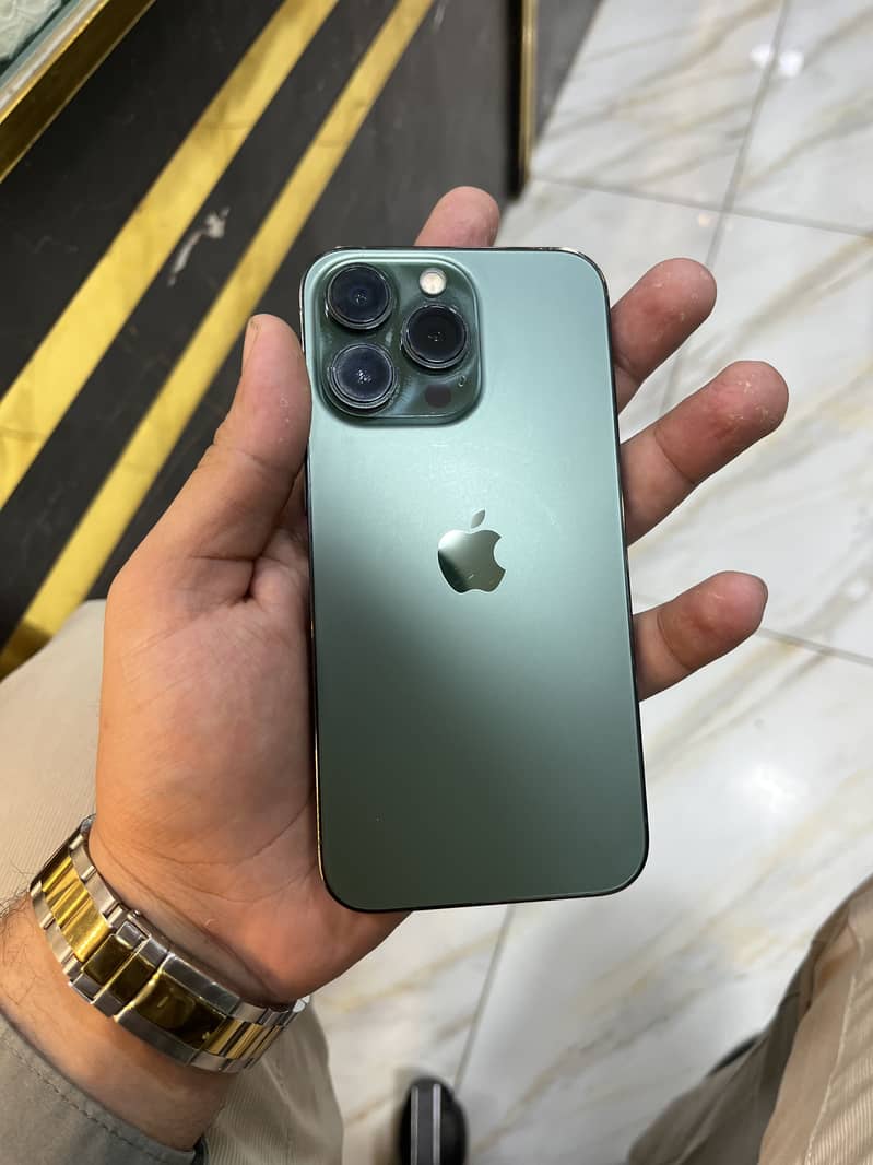 Apple iPhone 13 Pro 1