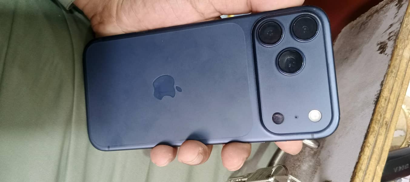 Apple iPhone 17 Pro Max 0