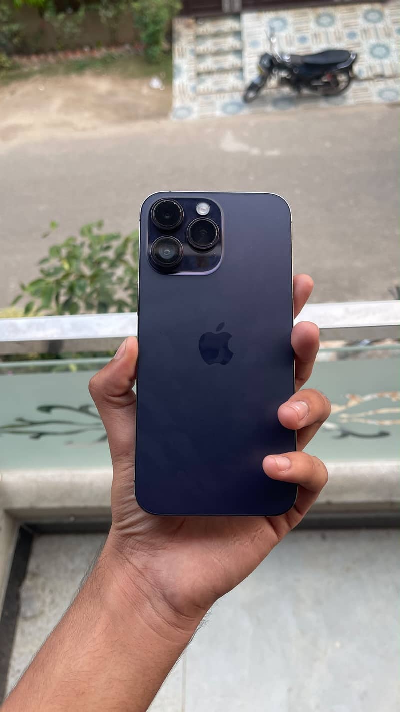 Apple iPhone 14 Pro Max 0