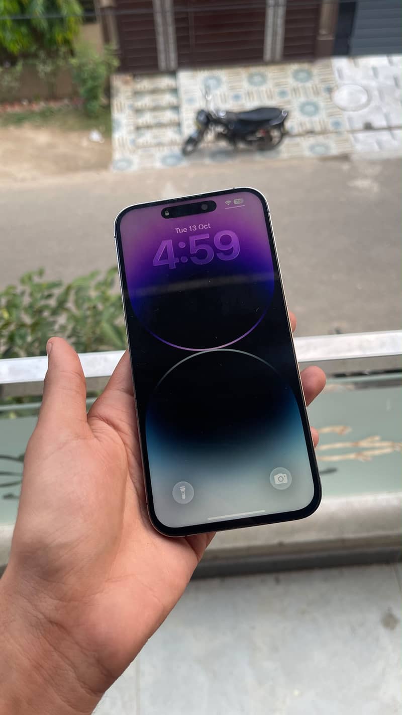 Apple iPhone 14 Pro Max 1