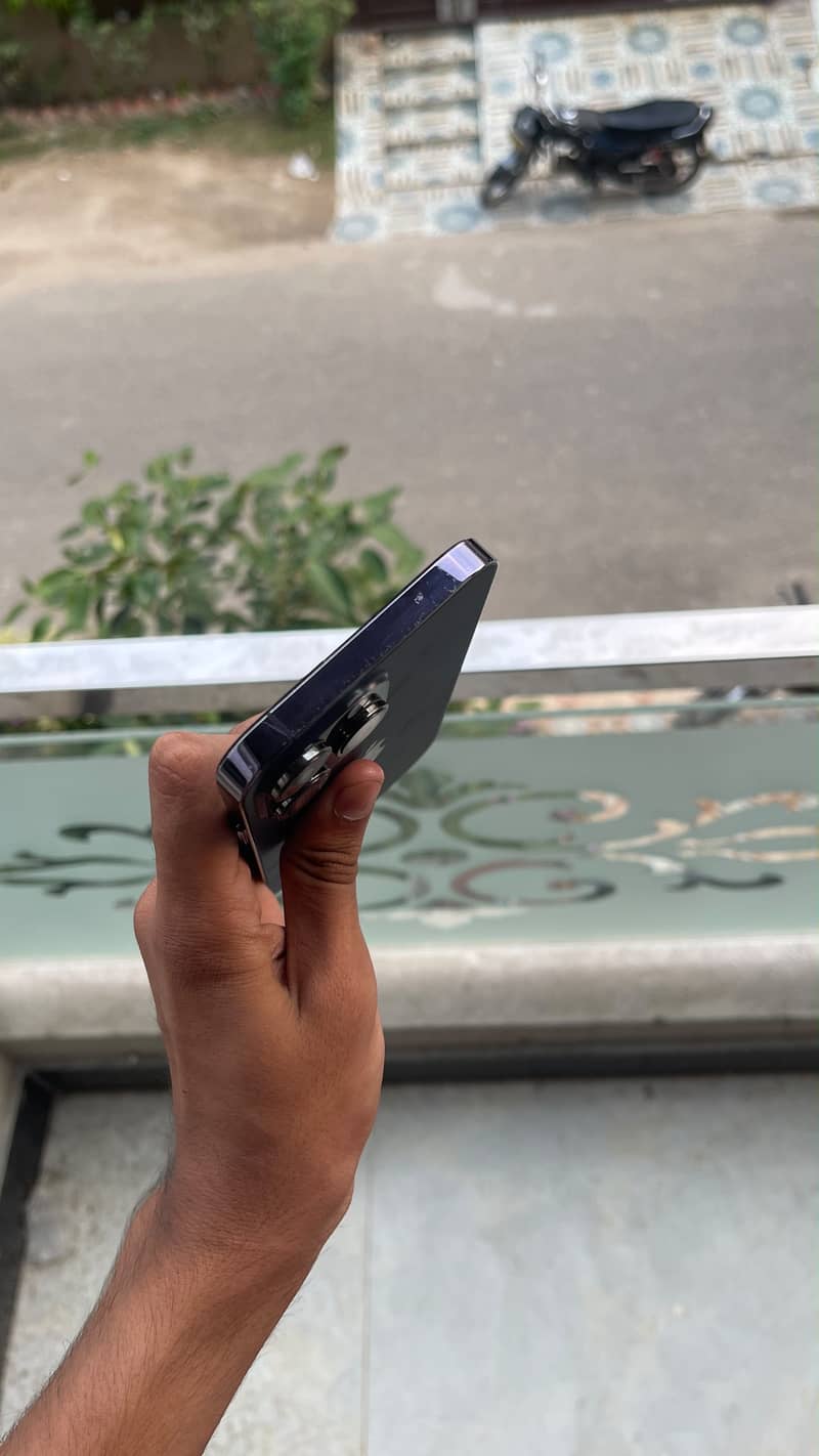 Apple iPhone 14 Pro Max 2