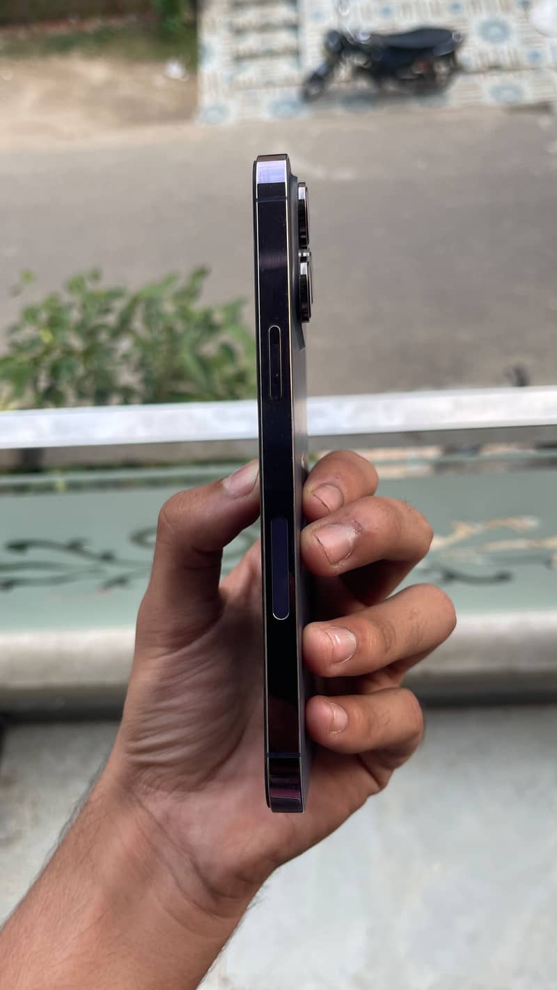 Apple iPhone 14 Pro Max 4