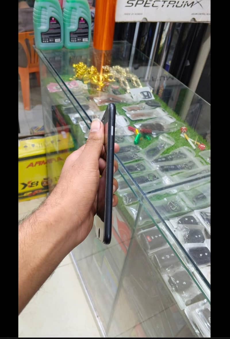Apple iPhone 8 Plus 1