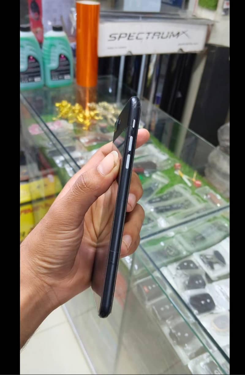 Apple iPhone 8 Plus 2