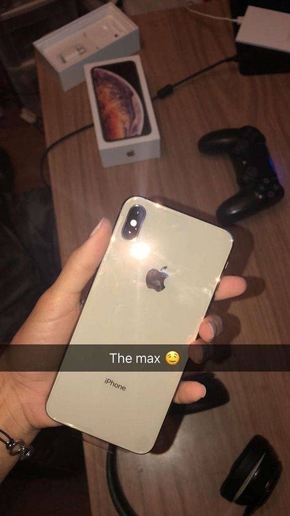 Apple iPhone XS Max 1