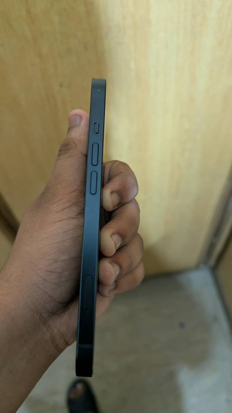 Apple iPhone 13 1