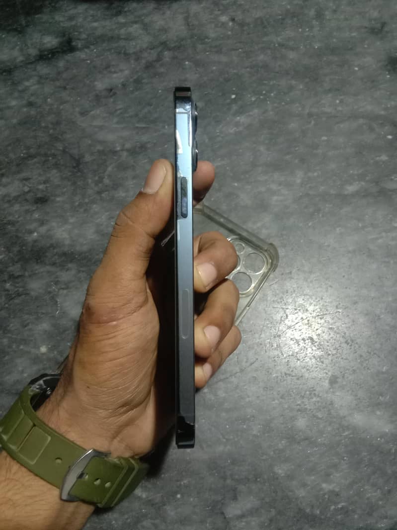 Apple iPhone 12 Pro Max 2