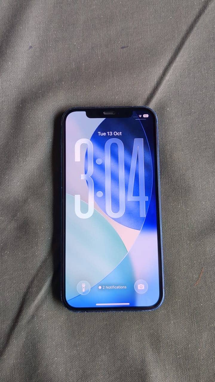 Apple iPhone 12 4