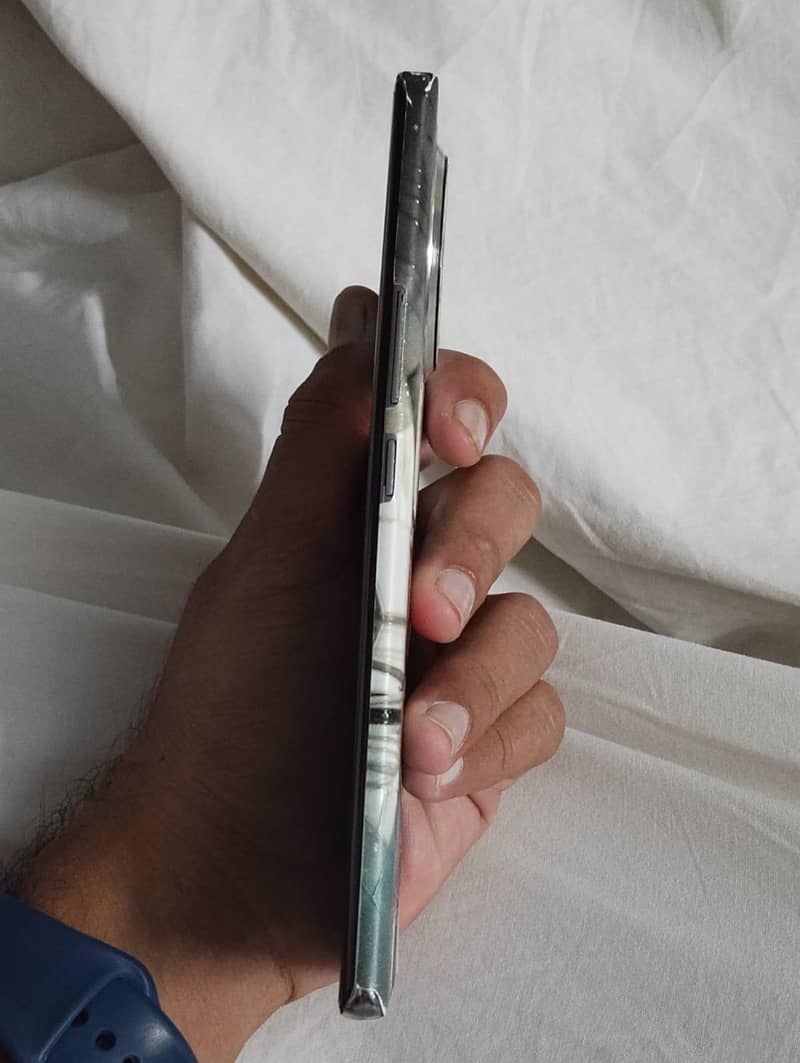 Tecno Spark 20 pro plus 4