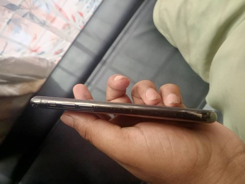 Apple iPhone 11 Pro 3
