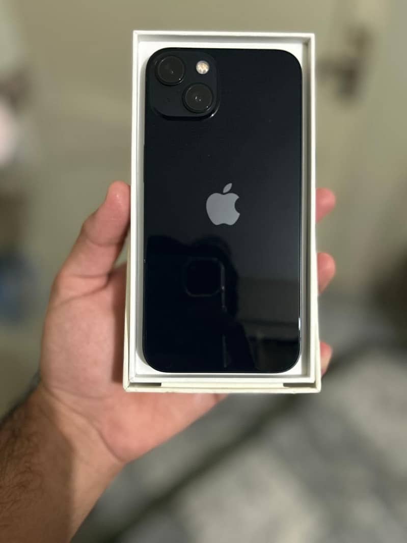 Apple iPhone 13 0