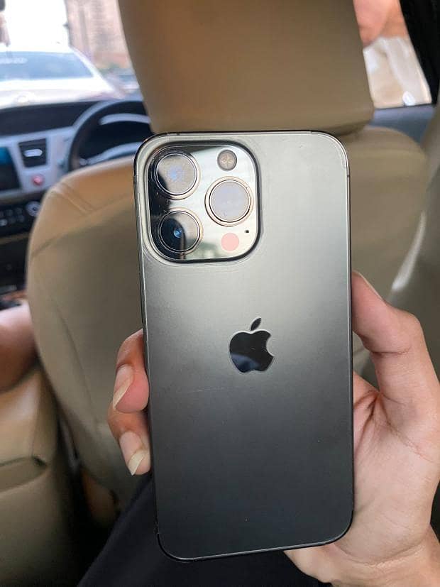 Apple iPhone 13 Pro 0