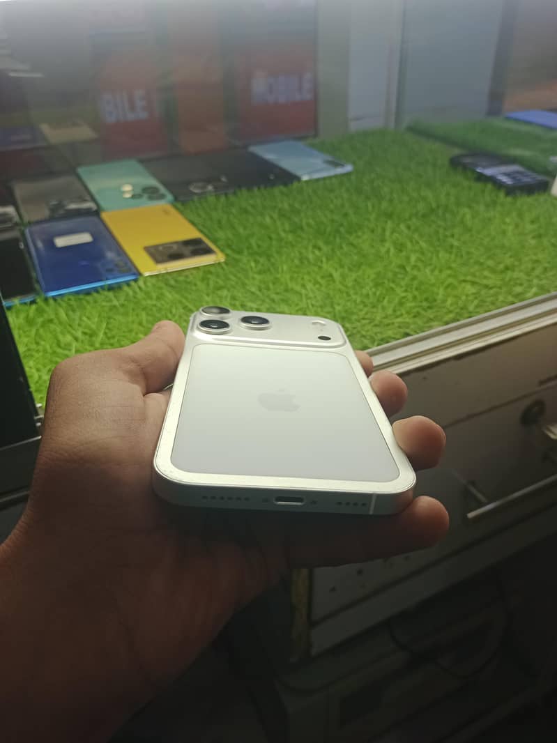 Apple iPhone 17 Pro 1